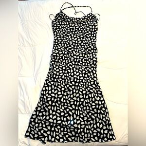 NWT Aakaa Black & White Midi Slip Dress Size Small🍸